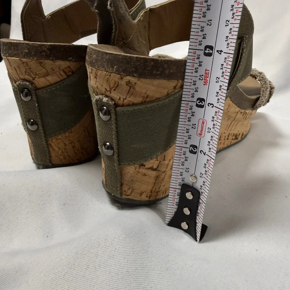 Corkys Olive Green Canvas Studded Cork Wedge Platform Sandals Womens Boho size 8